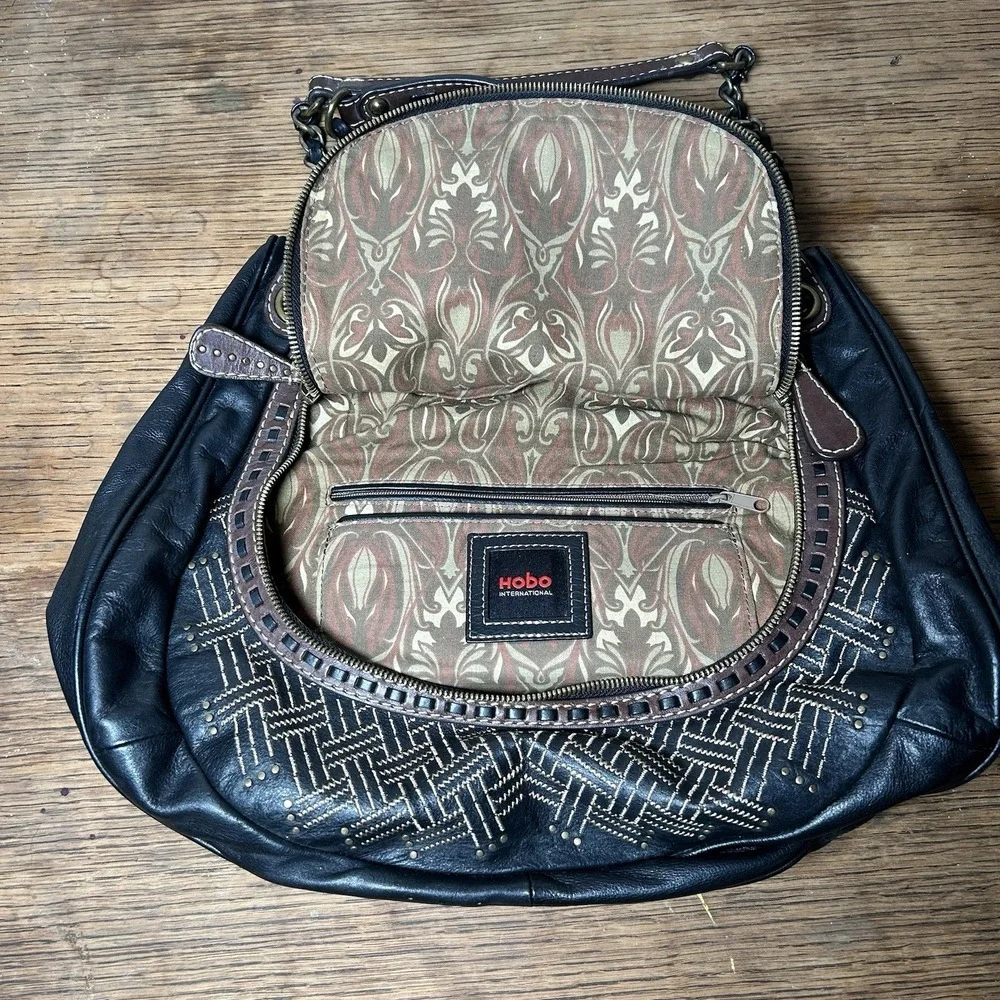 HOBO‎ International Black Leather Messenger Shoulder Bag Purse Slouchy Flip